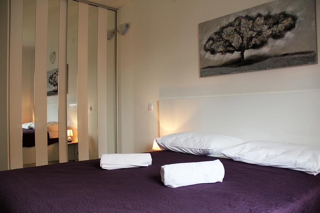 Apartments Silvija Примоштен Экстерьер фото