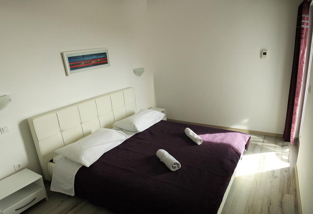Apartments Silvija Примоштен Экстерьер фото