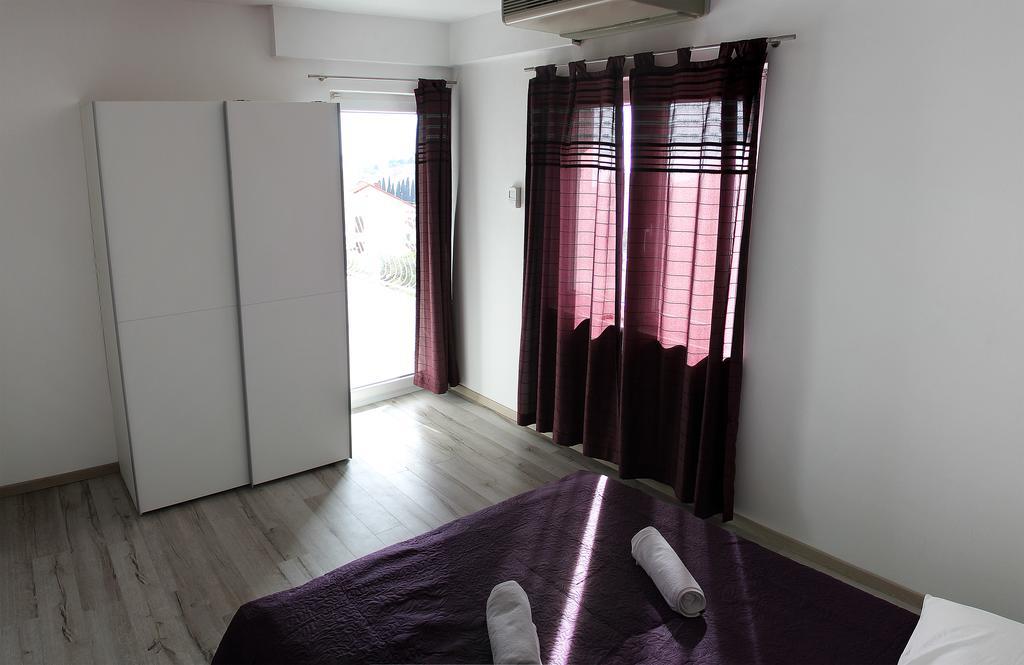 Apartments Silvija Примоштен Экстерьер фото
